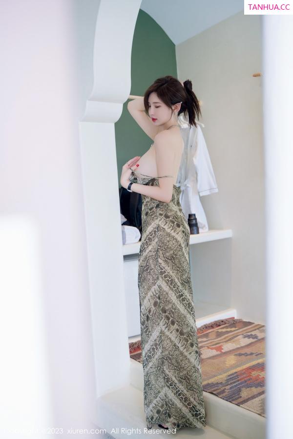 周妍希 奶瓶土肥圆 [XiuRen]高清写真图 2023.09.05 No.7339 Carol周妍希 长裙美臀第8张图片